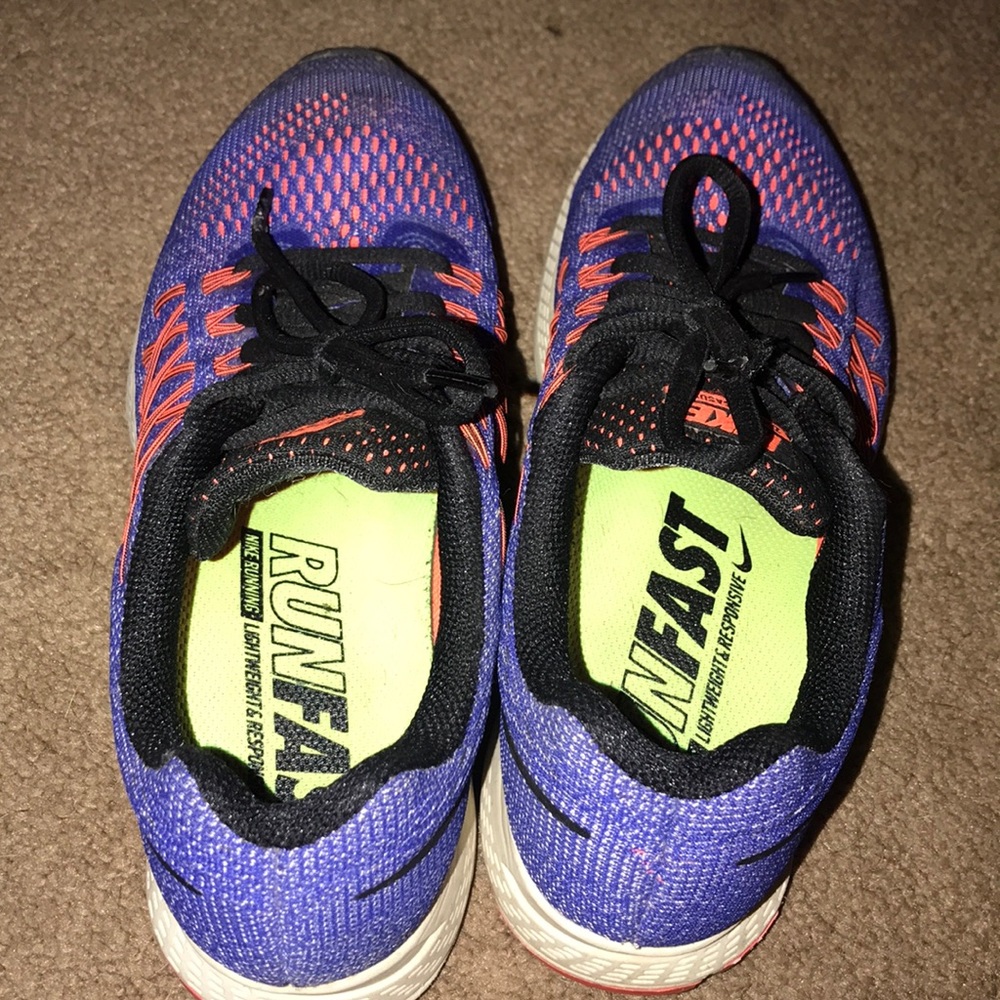 Nike - Picture 3 of 4